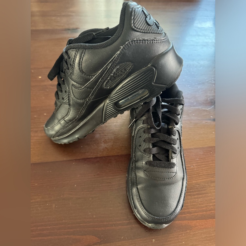Nike CD6864-001 Air Max 90 Triple Black Sneakers Sz Youth 5.5Y/ Women's 7